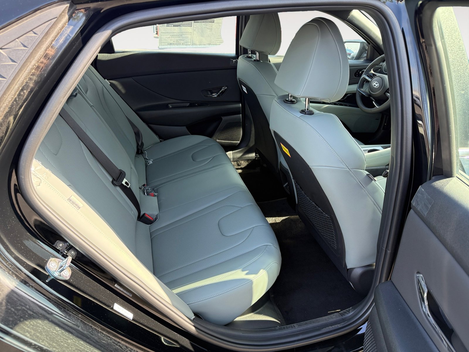 New 2025 Hyundai Elantra Limited image 18