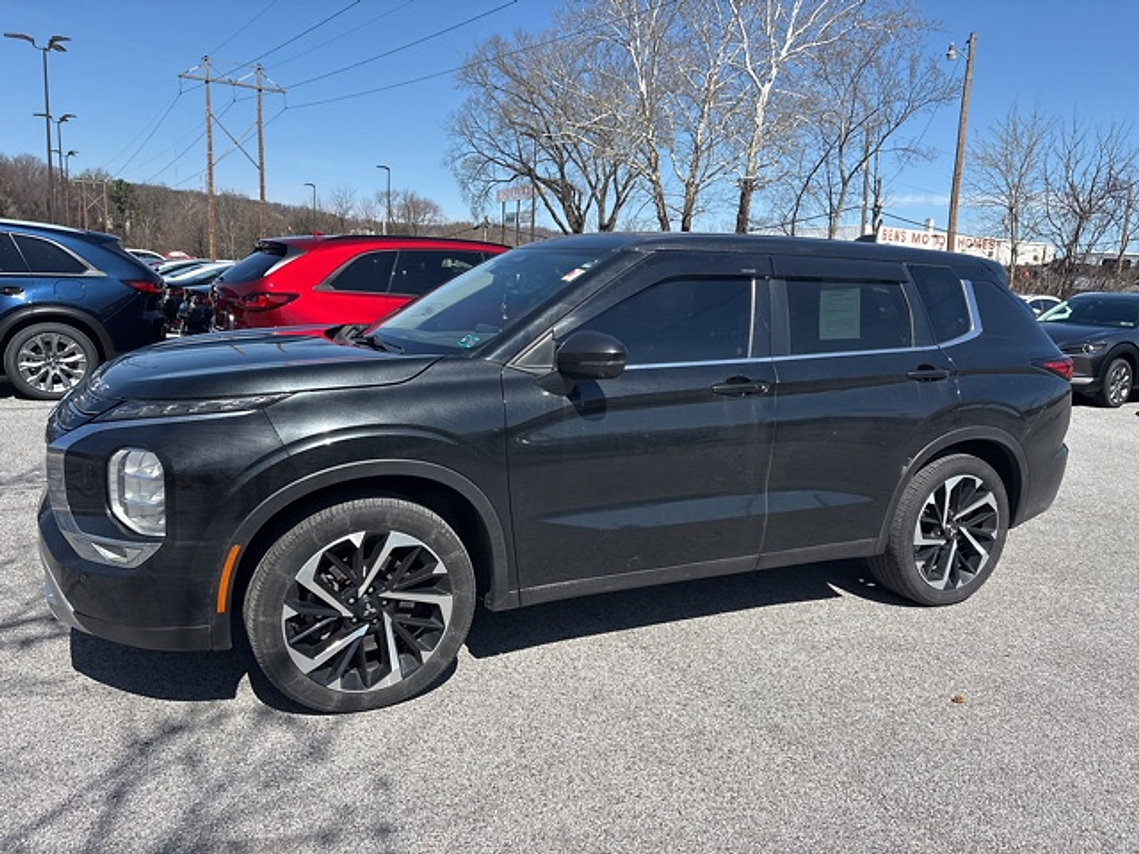 Used 2022 Mitsubishi Outlander SE image 4
