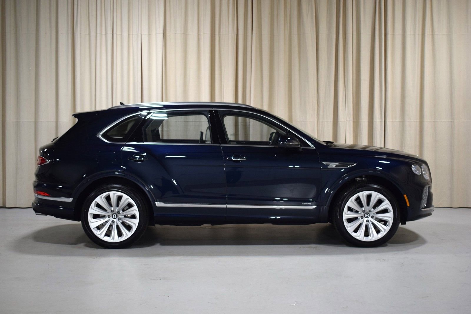 New 2025 Bentley Bentayga AWD/4WD image 5
