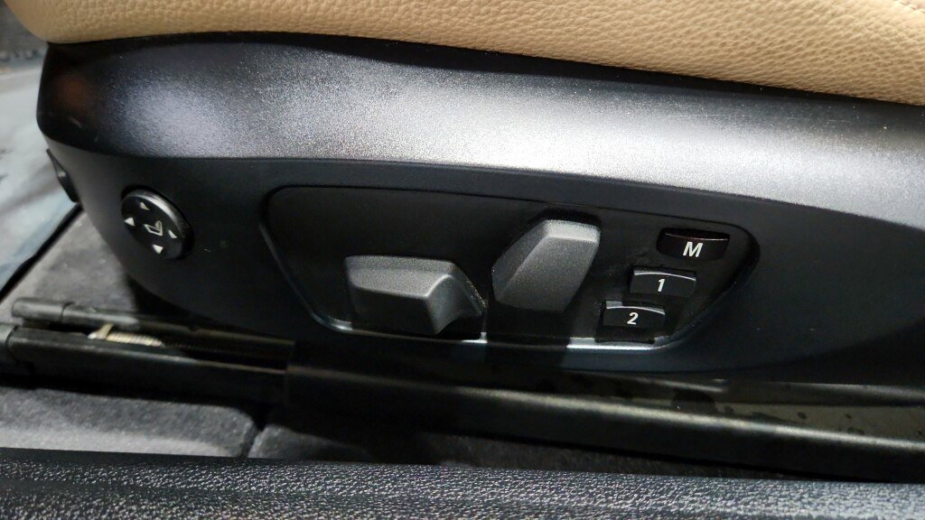 Used 2009 BMW 135i Convertible image 24