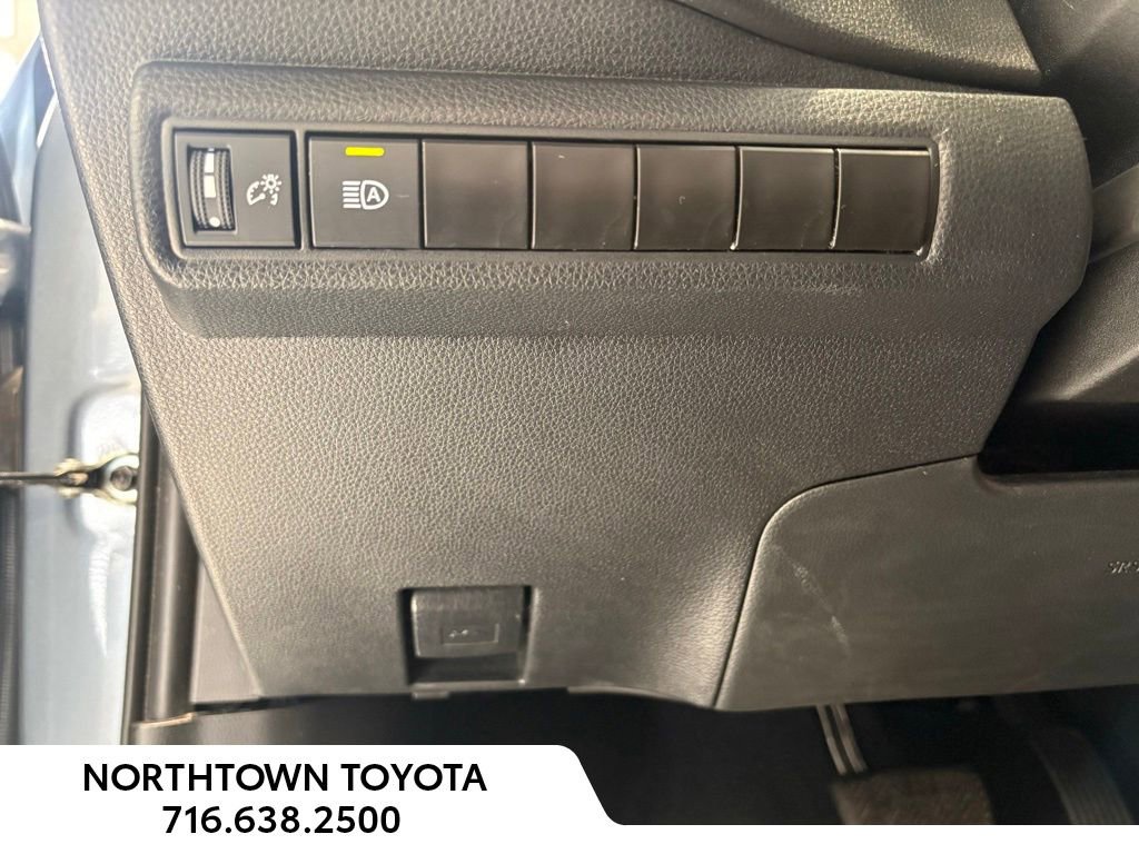 Used 2024 Toyota Corolla SE FWD image 12