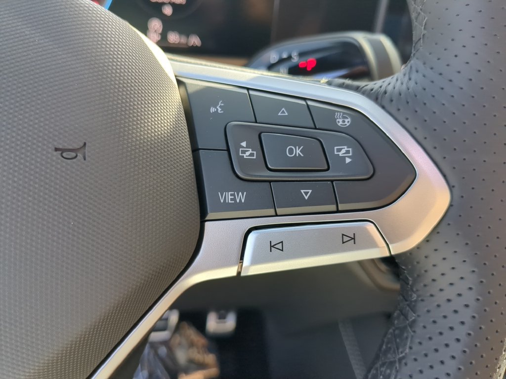 New 2027 Volkswagen Tiguan SEL R-Line AWD/4WD image 29