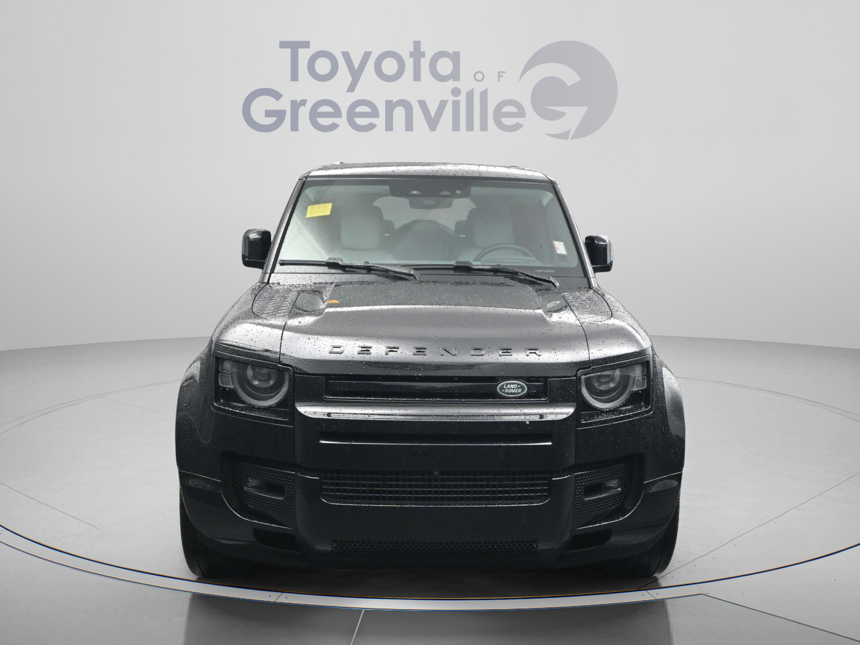 Used 2025 Land Rover Defender 130 X-Dynamic SE AWD/4WD image 21