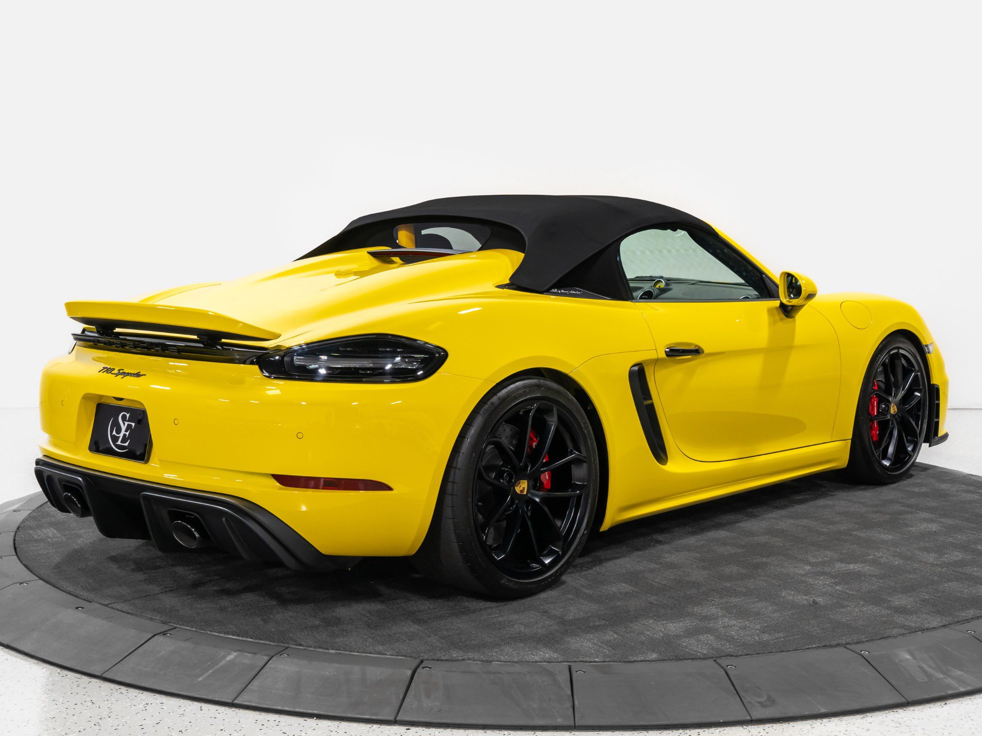 Used 2022 Porsche 718 Boxster Spyder RWD image 19