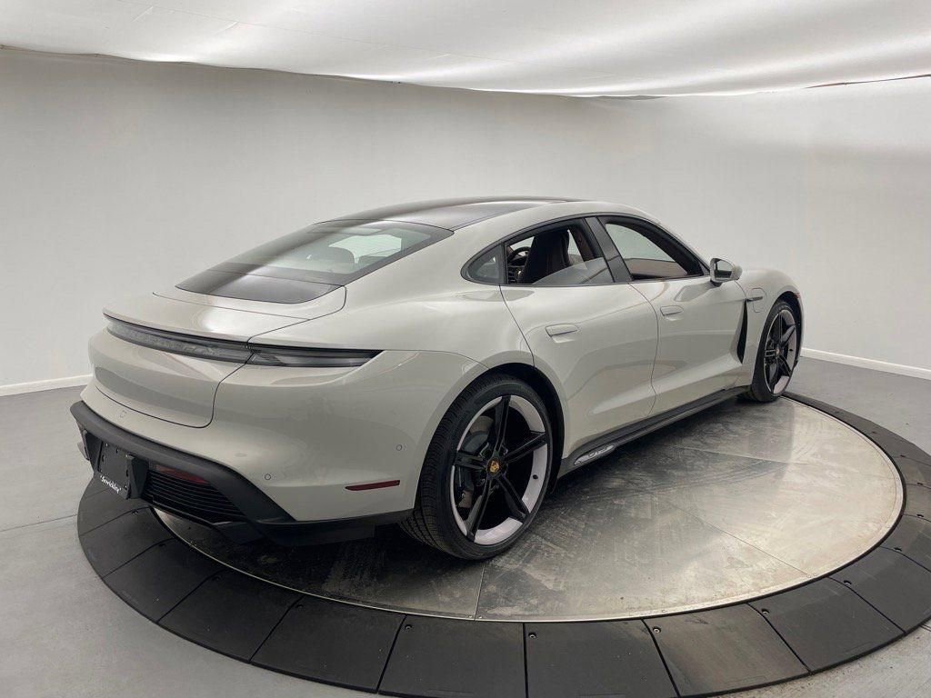 Used 2024 Porsche Taycan GTS image 8