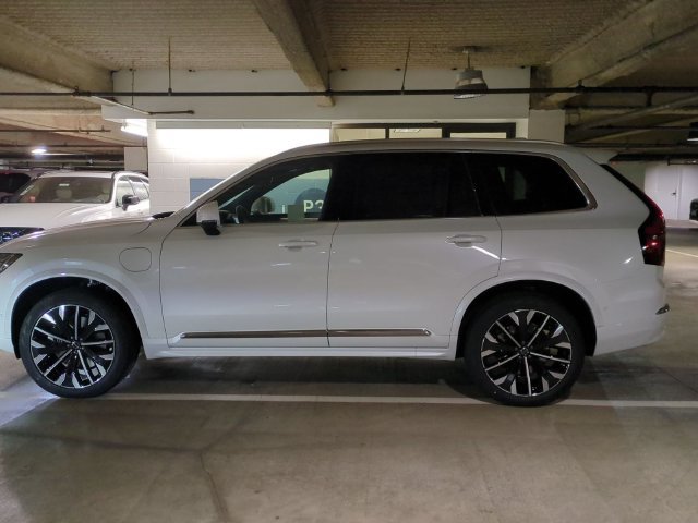 New 2026 Volvo XC90 T8 Plus w/ Protection Package AWD/4WD image 6
