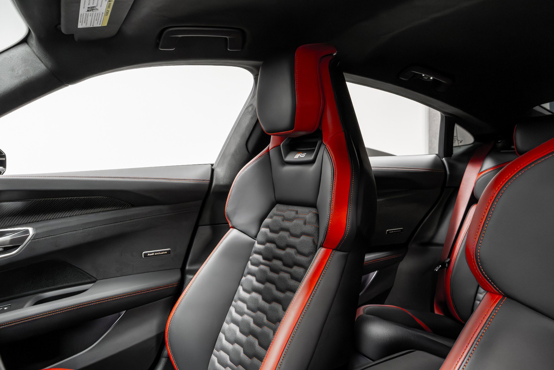 Used 2023 Audi RS e-tron GT image 10