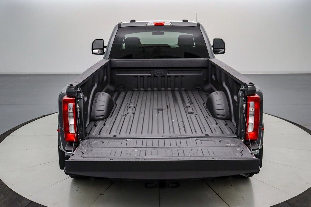 Certified 2025 Ford F350 XLT image 6
