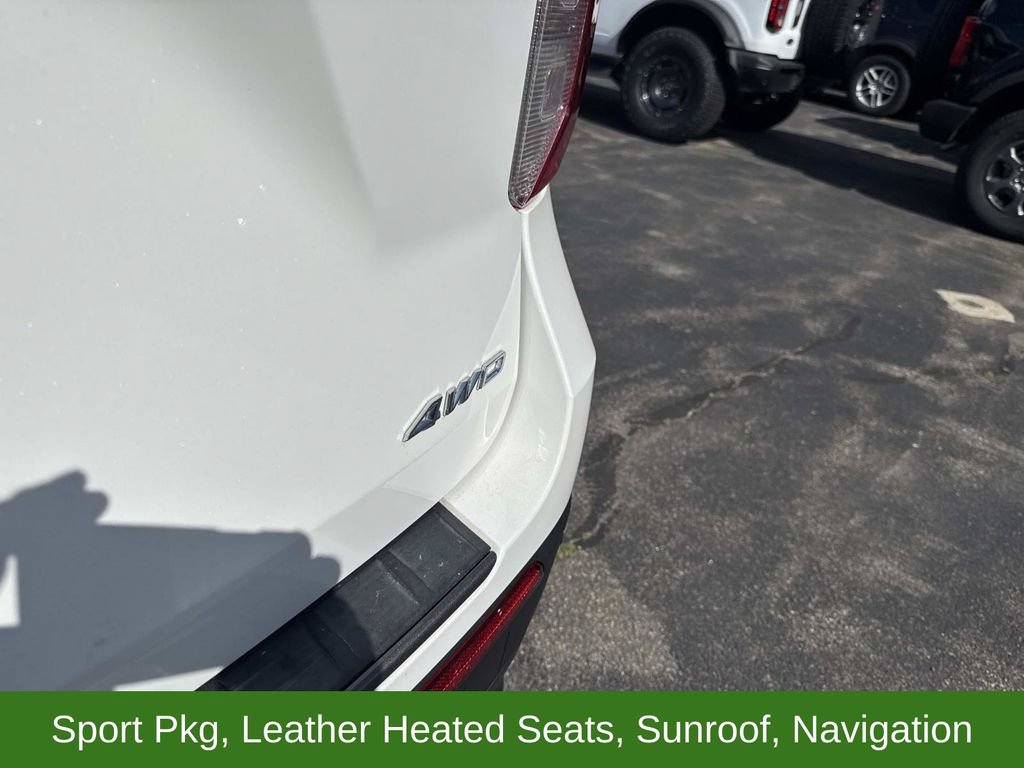 Used 2022 Ford Explorer XLT w/ Equipment Group 202A AWD/4WD image 6