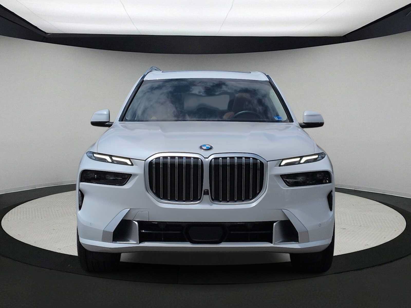Used 2026 BMW X7 xDrive40i AWD/4WD image 2