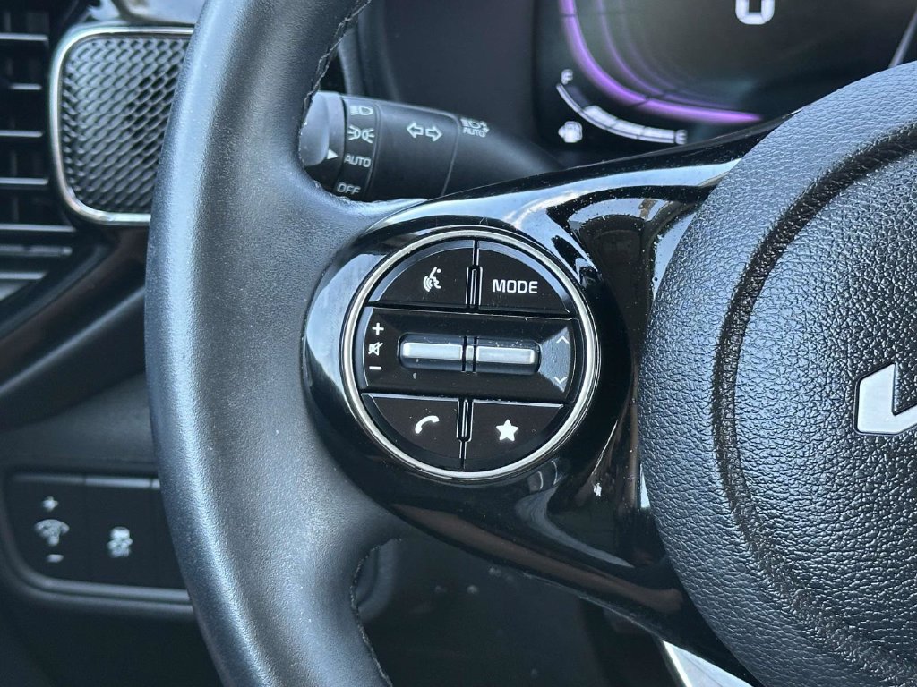 Used 2025 Kia Soul EX FWD image 23