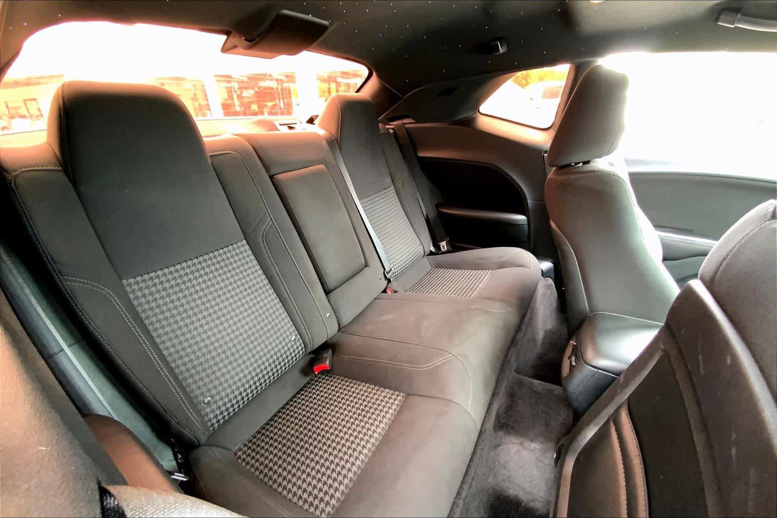 Used 2018 Dodge Challenger SXT RWD image 17