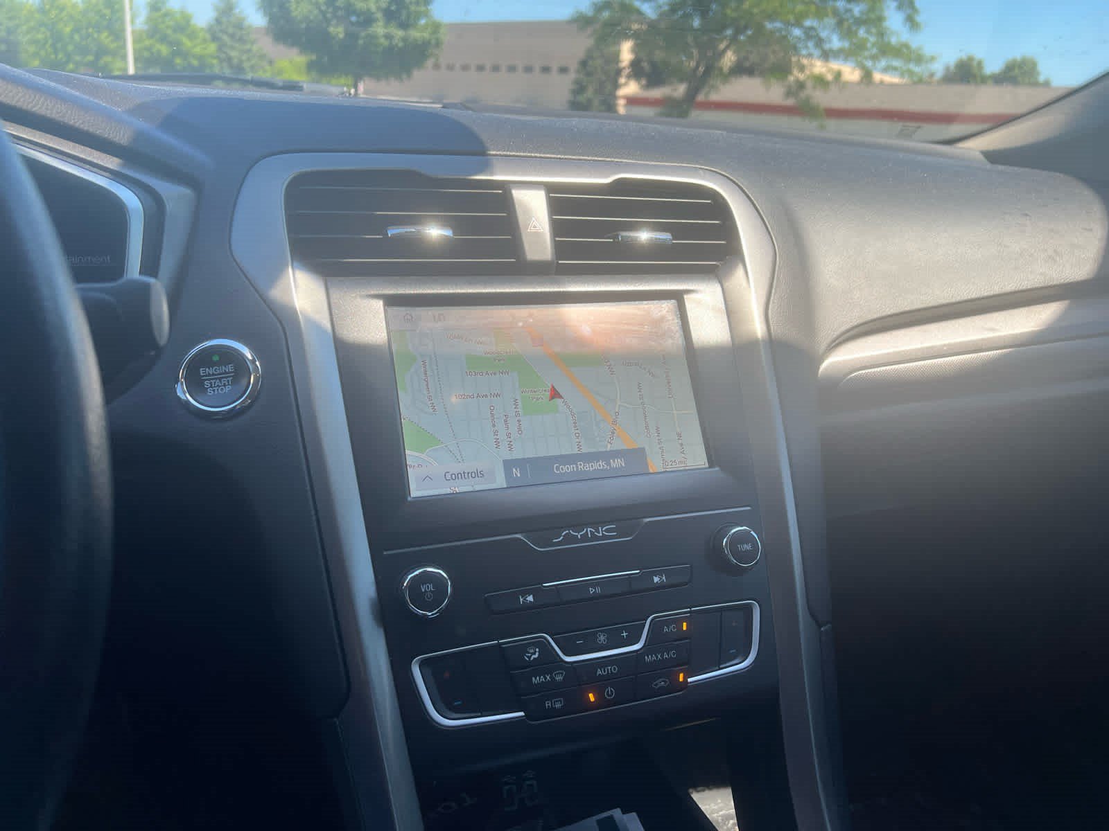 Used 2020 Ford Fusion SE FWD image 8