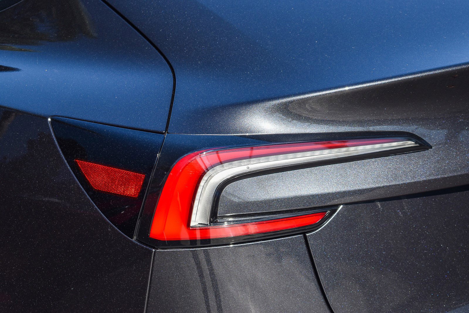 Used 2025 Tesla Model 3 Long Range image 7