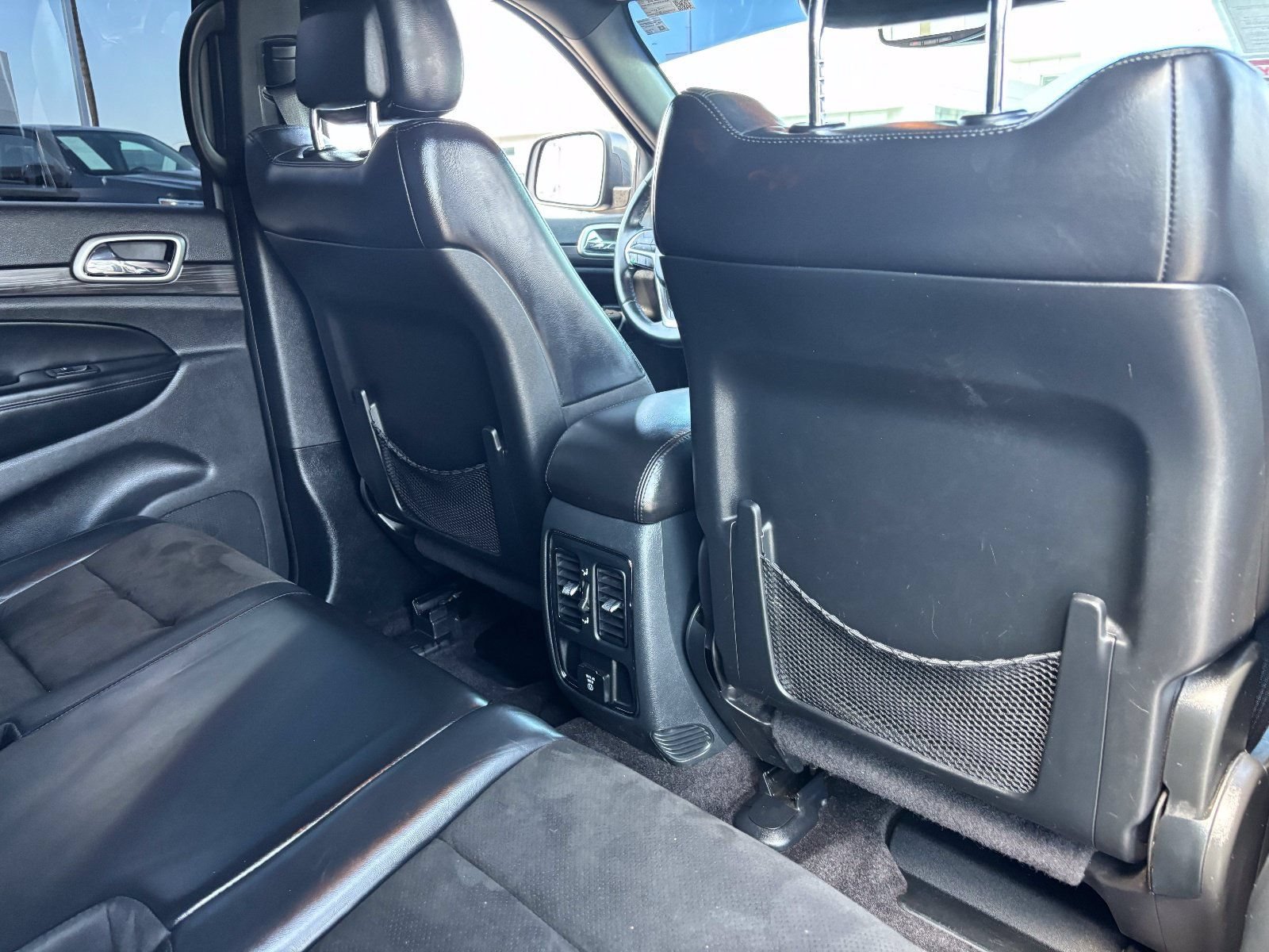 Used 2019 Jeep Grand Cherokee Altitude AWD/4WD image 14