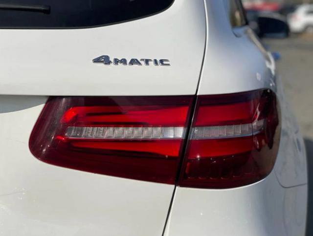 Used 2019 Mercedes-Benz GLC 300 GLC 300 w/ Premium Package image 37