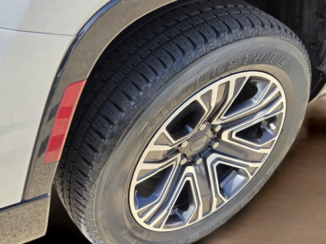 Used 2022 Jeep Wagoneer Series III RWD image 39