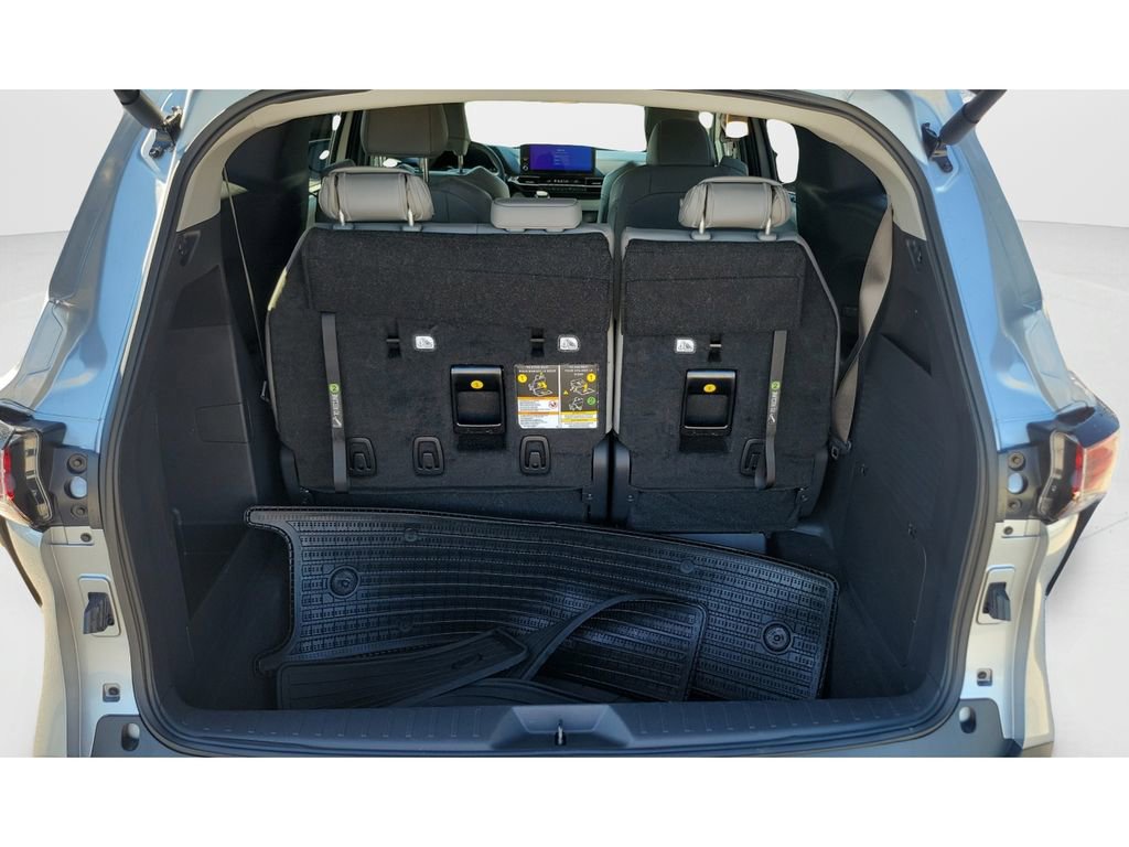 Certified 2025 Toyota Sienna XLE image 12