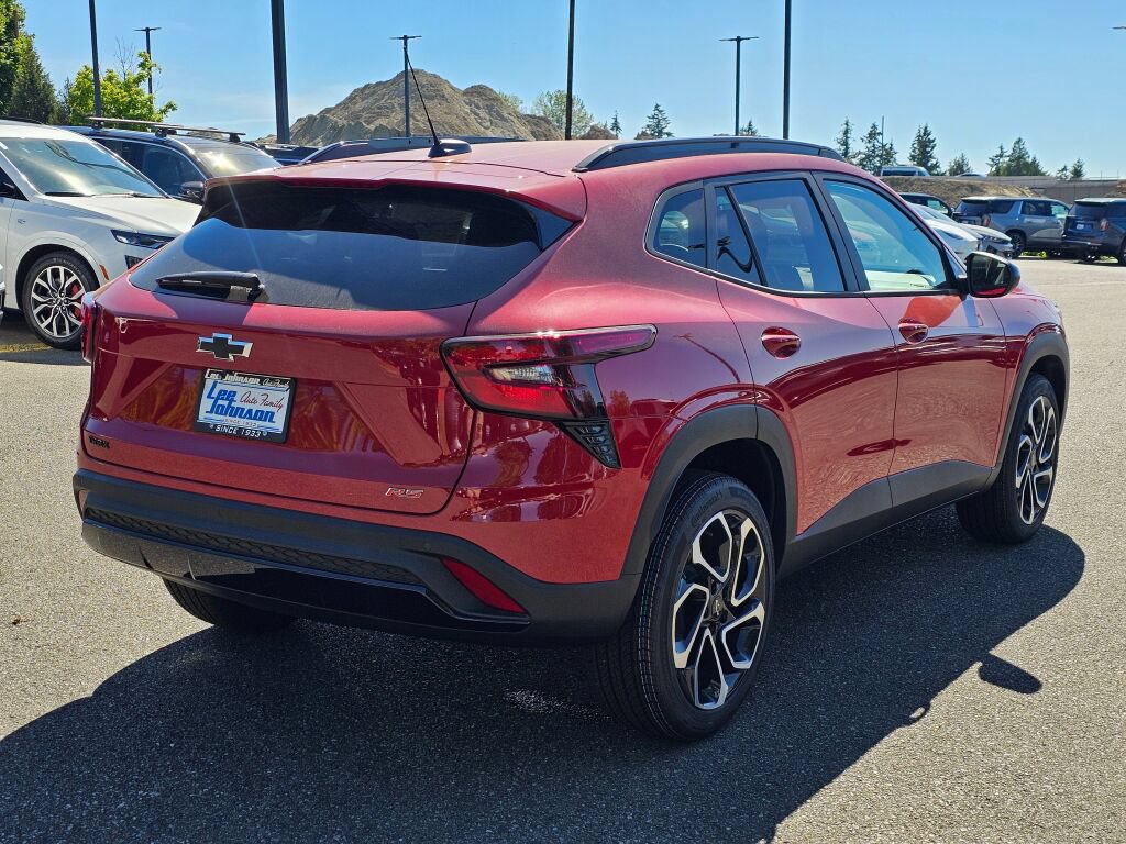 New 2026 Chevrolet Trax RS w/ Driver Confidence Package FWD image 5