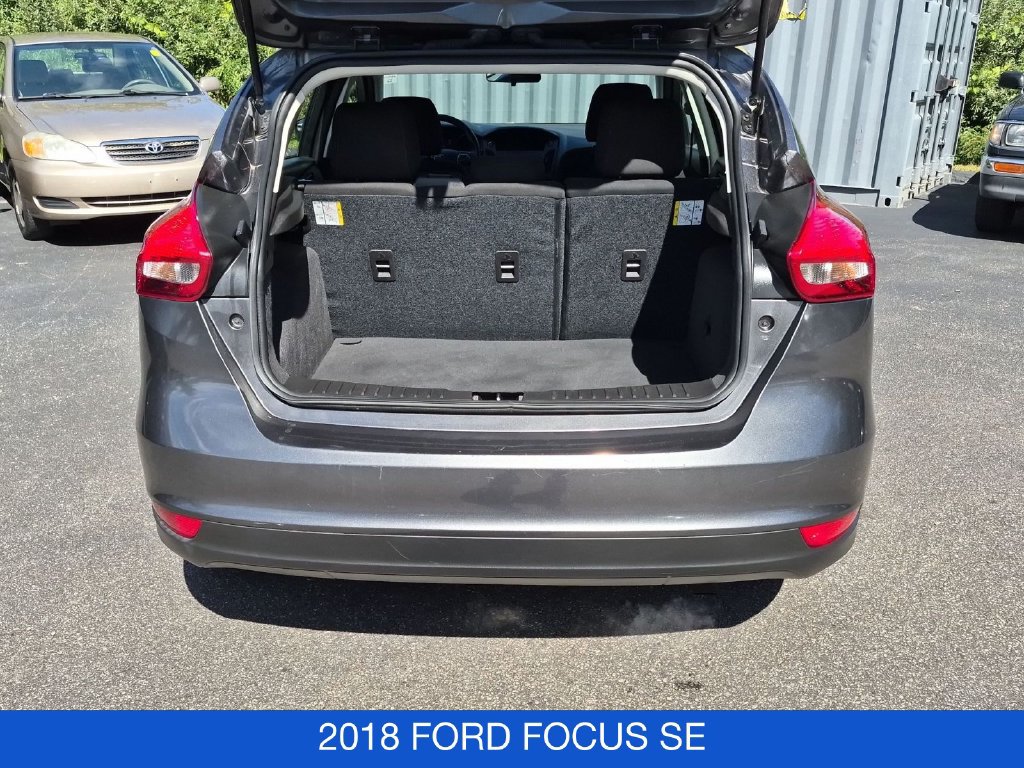 Used 2018 Ford Focus SE w/ Cold Weather Package FWD image 27