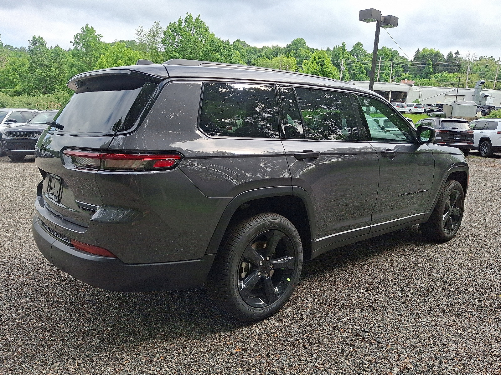 New 2025 Jeep Grand Cherokee L Limited w/ Black Appearance Package image 4