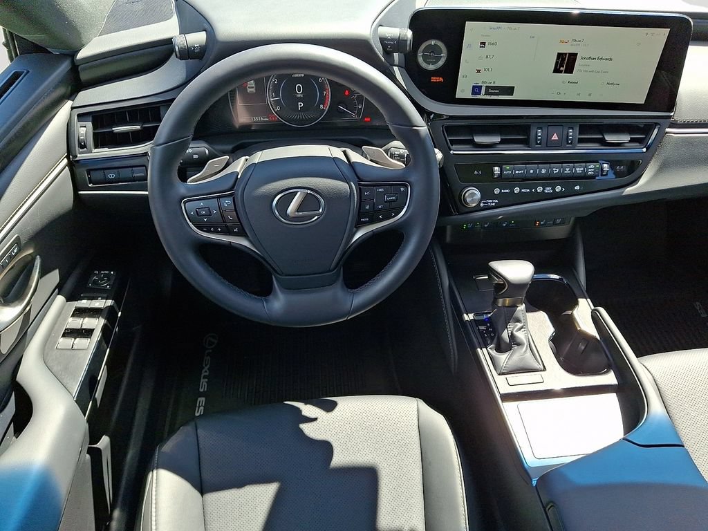 Used 2025 Lexus ES 350 w/ Premium Package FWD image 11