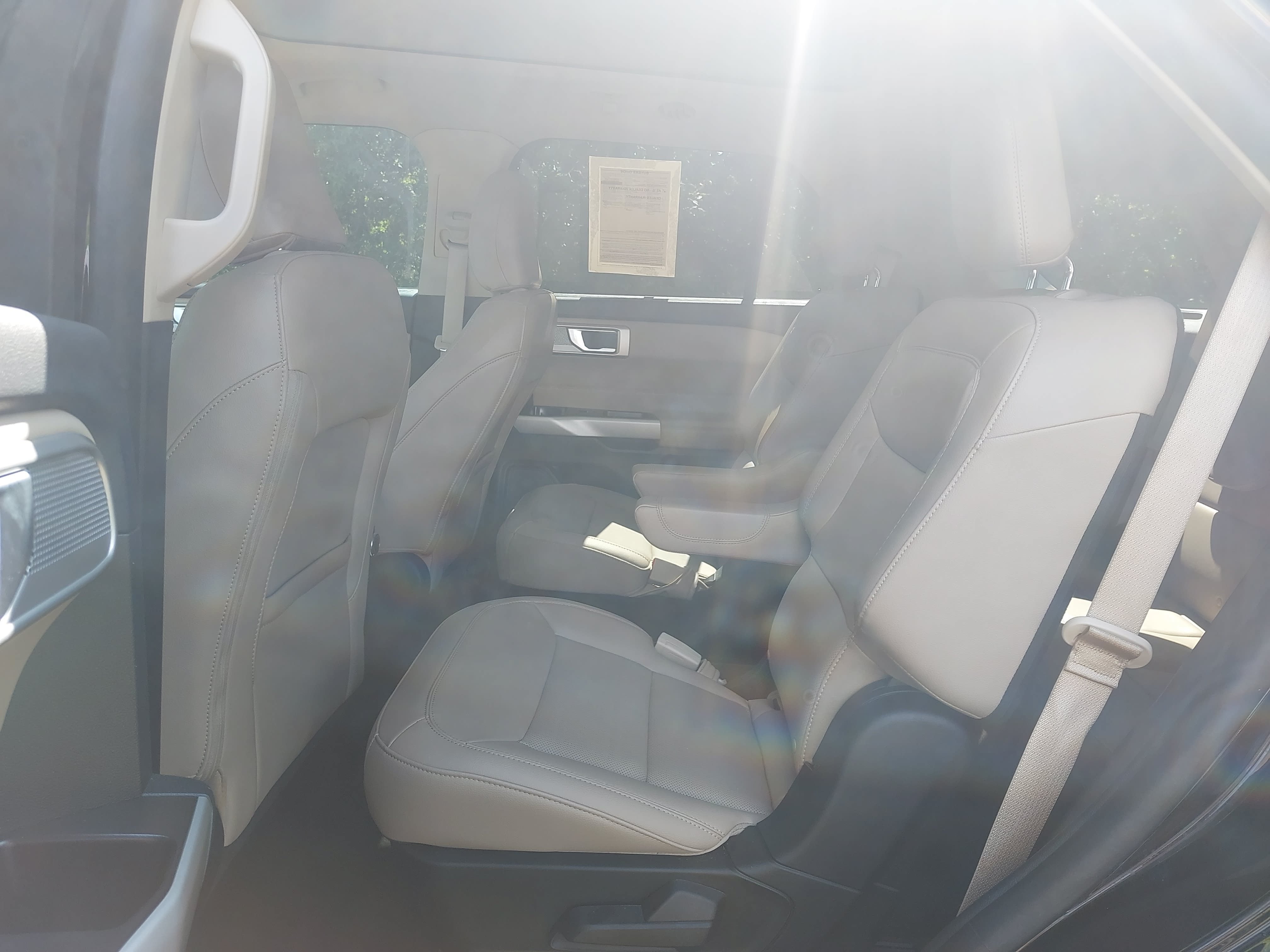Used 2023 Ford Explorer Limited w/ Equipment Group 301A AWD/4WD image 14