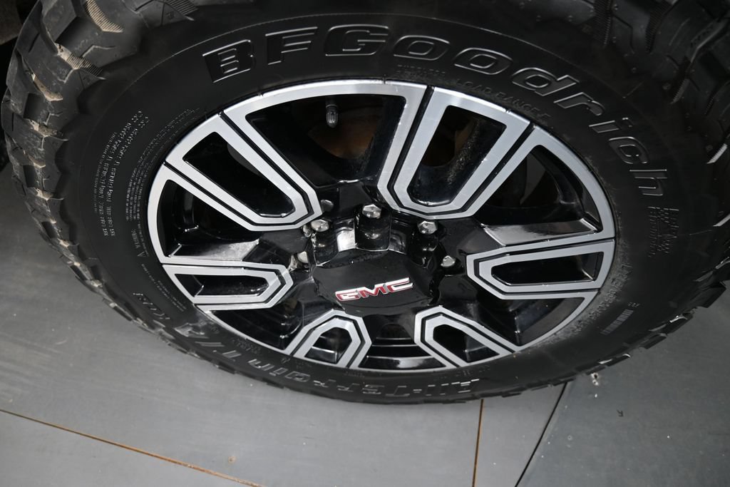 Used 2022 GMC Sierra 3500 AT4 w/ AT4 Preferred Package AWD/4WD image 9