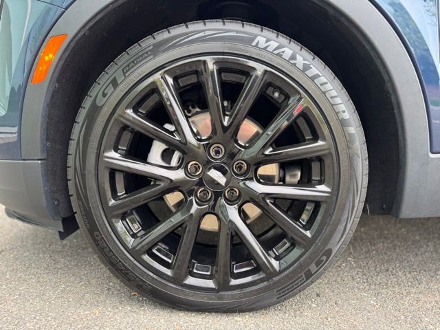 Used 2022 Cadillac XT4 Luxury w/ Cold Weather Package FWD image 8