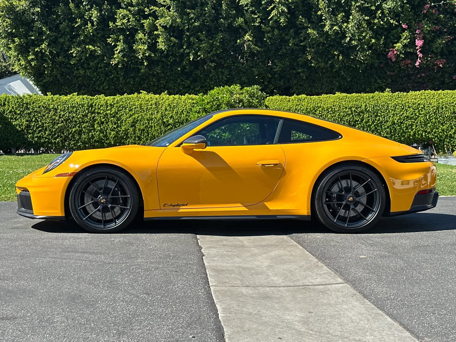 New 2026 Porsche 911 Carrera GTS RWD image 2