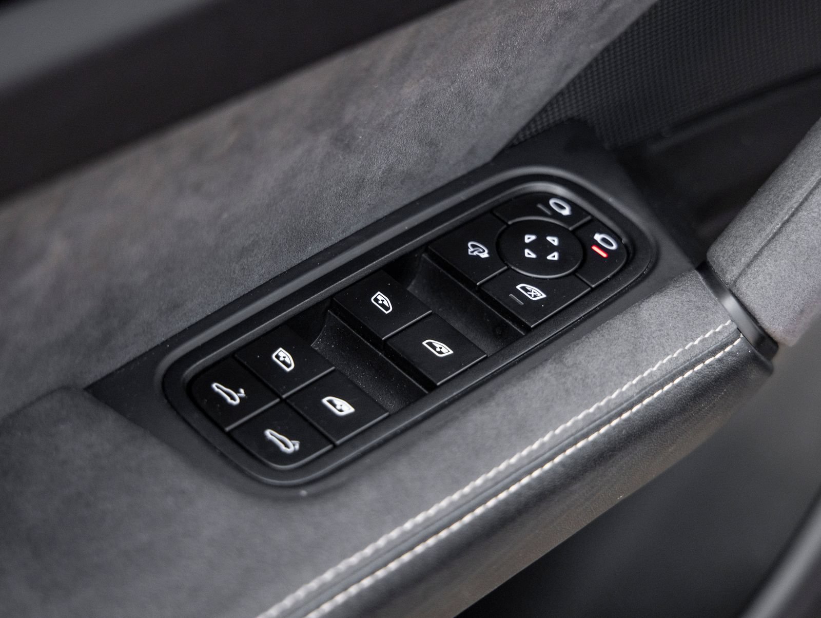 Certified 2022 Porsche Cayenne Turbo GT AWD/4WD image 25
