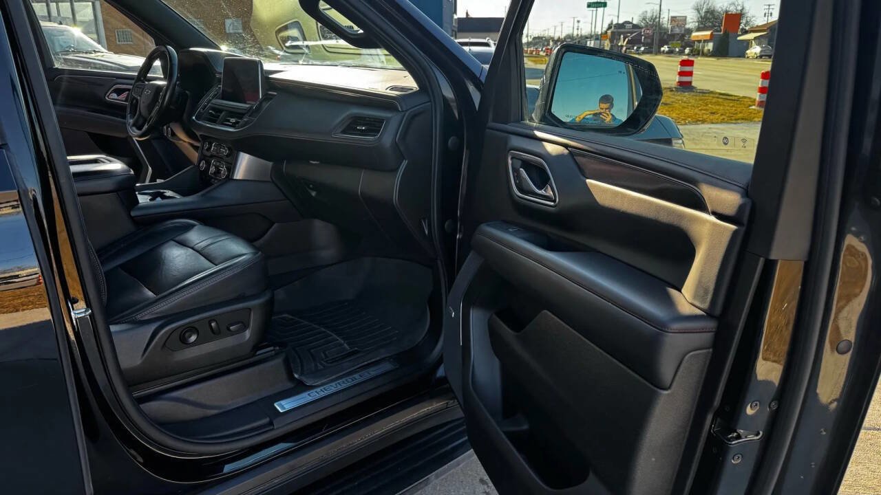 Used 2021 Chevrolet Suburban RST w/ Luxury Package image 10