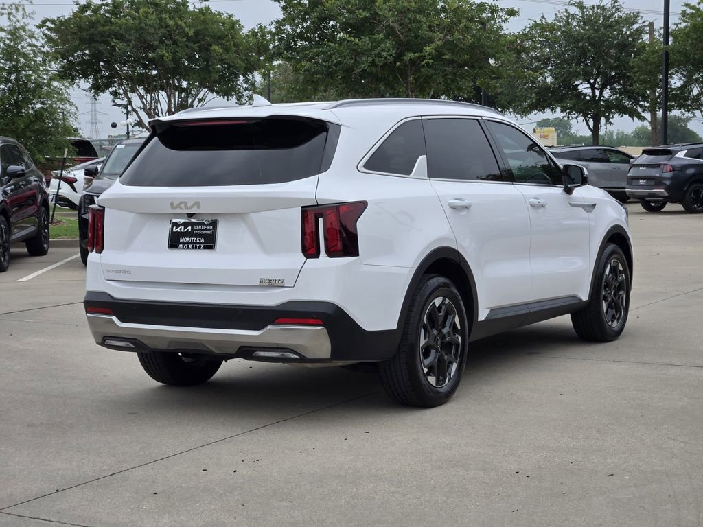 Certified 2025 Kia Sorento S FWD image 4