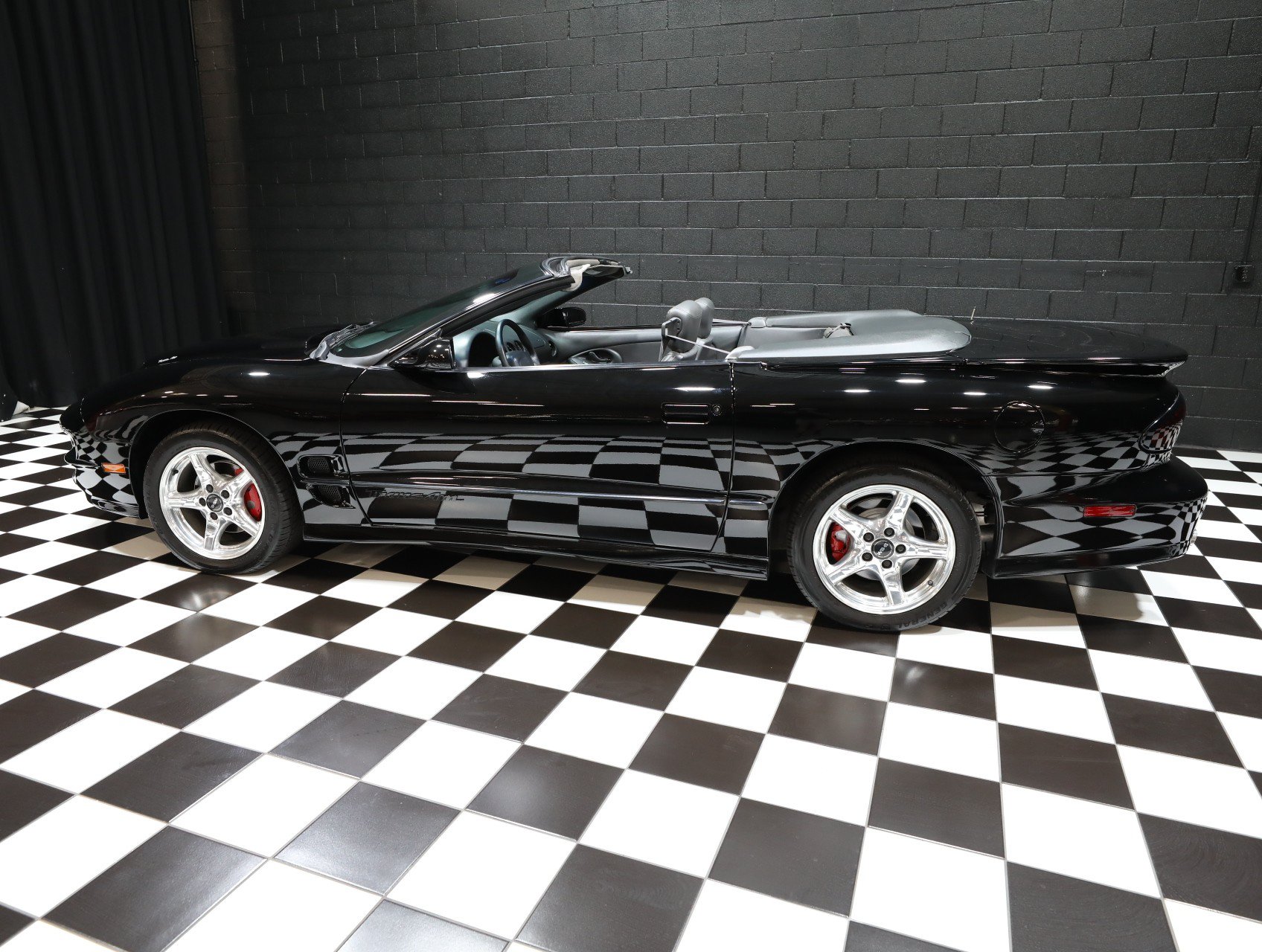 Used 1999 Pontiac Firebird Trans Am RWD image 39