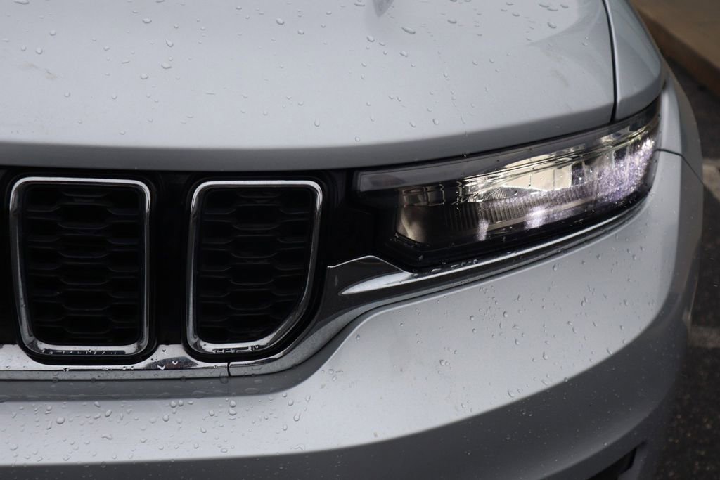 Used 2022 Jeep Grand Cherokee L Limited image 12