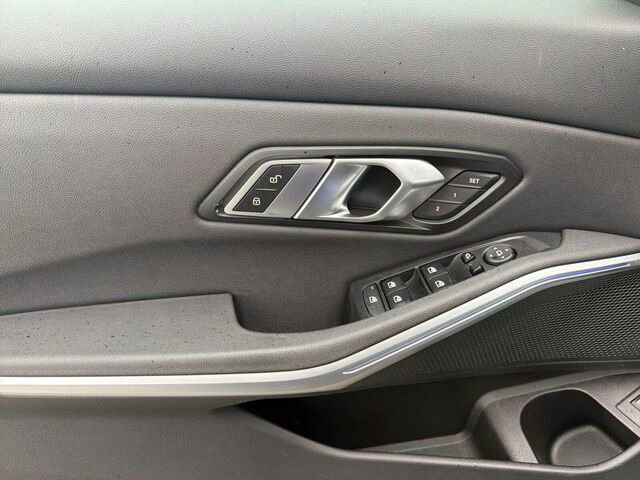 Used 2021 BMW 330i Sedan w/ Convenience Package RWD image 13