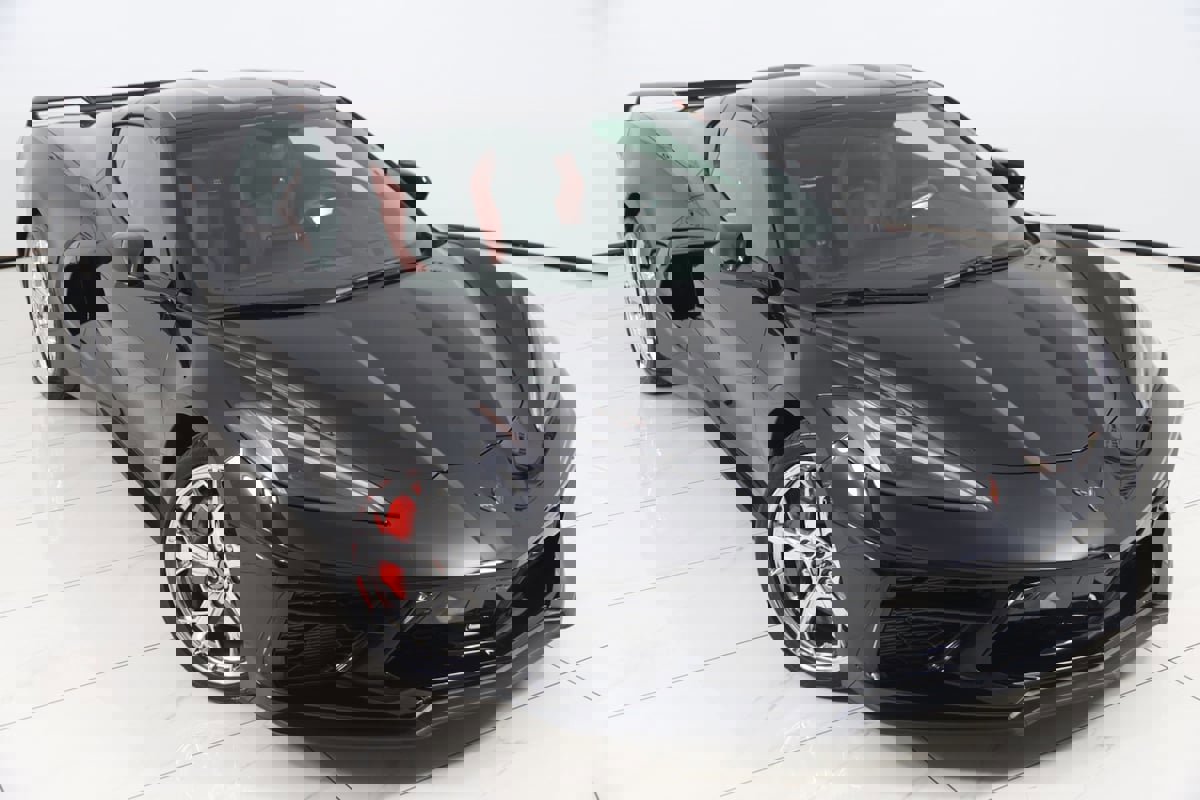 Used 2020 Chevrolet Corvette Stingray Premium Cpe w/ 3LT Preferred Equipment Group image 31