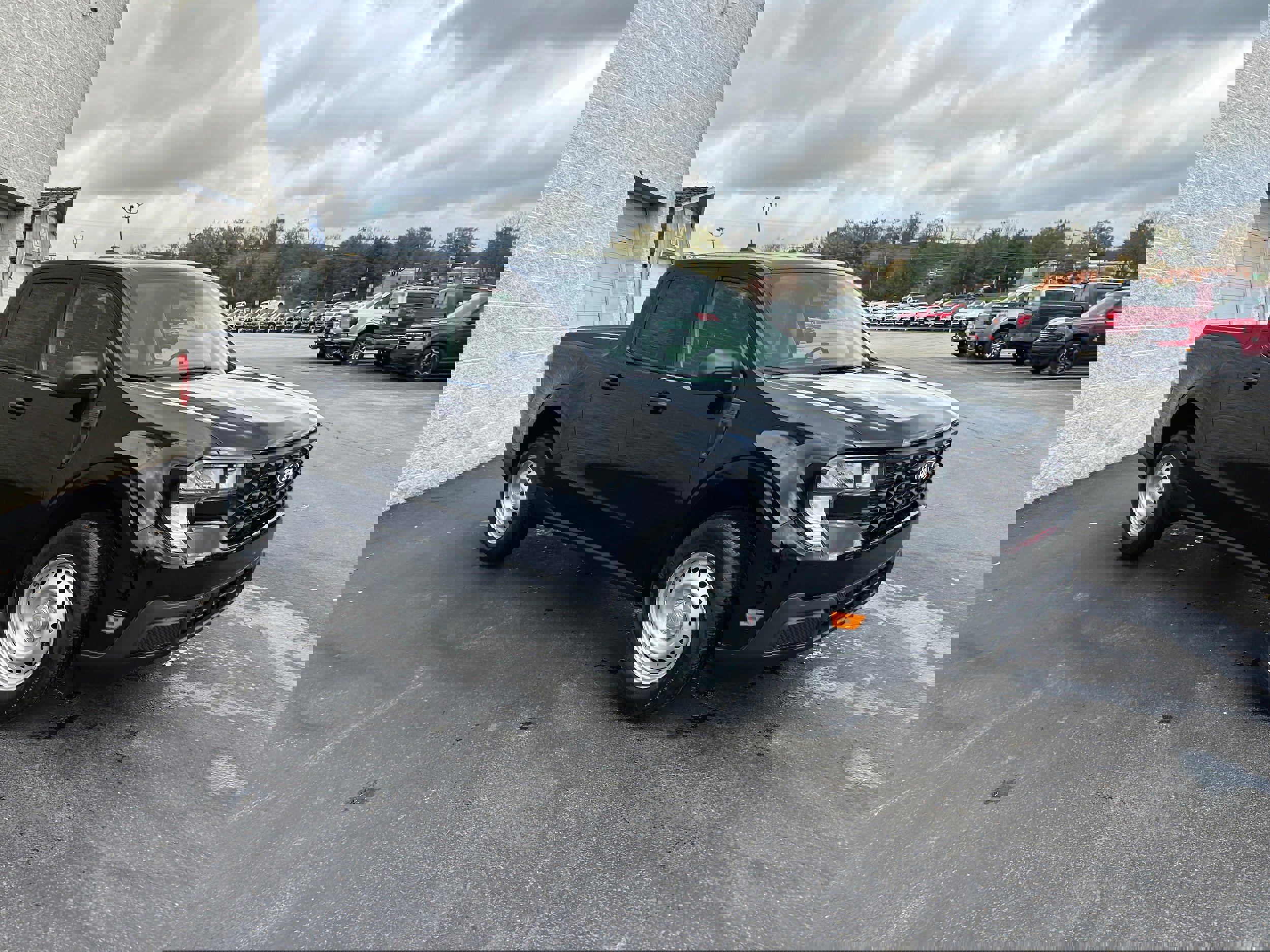 New 2025 Ford Maverick XL w/ Equipment Group 101A image 15