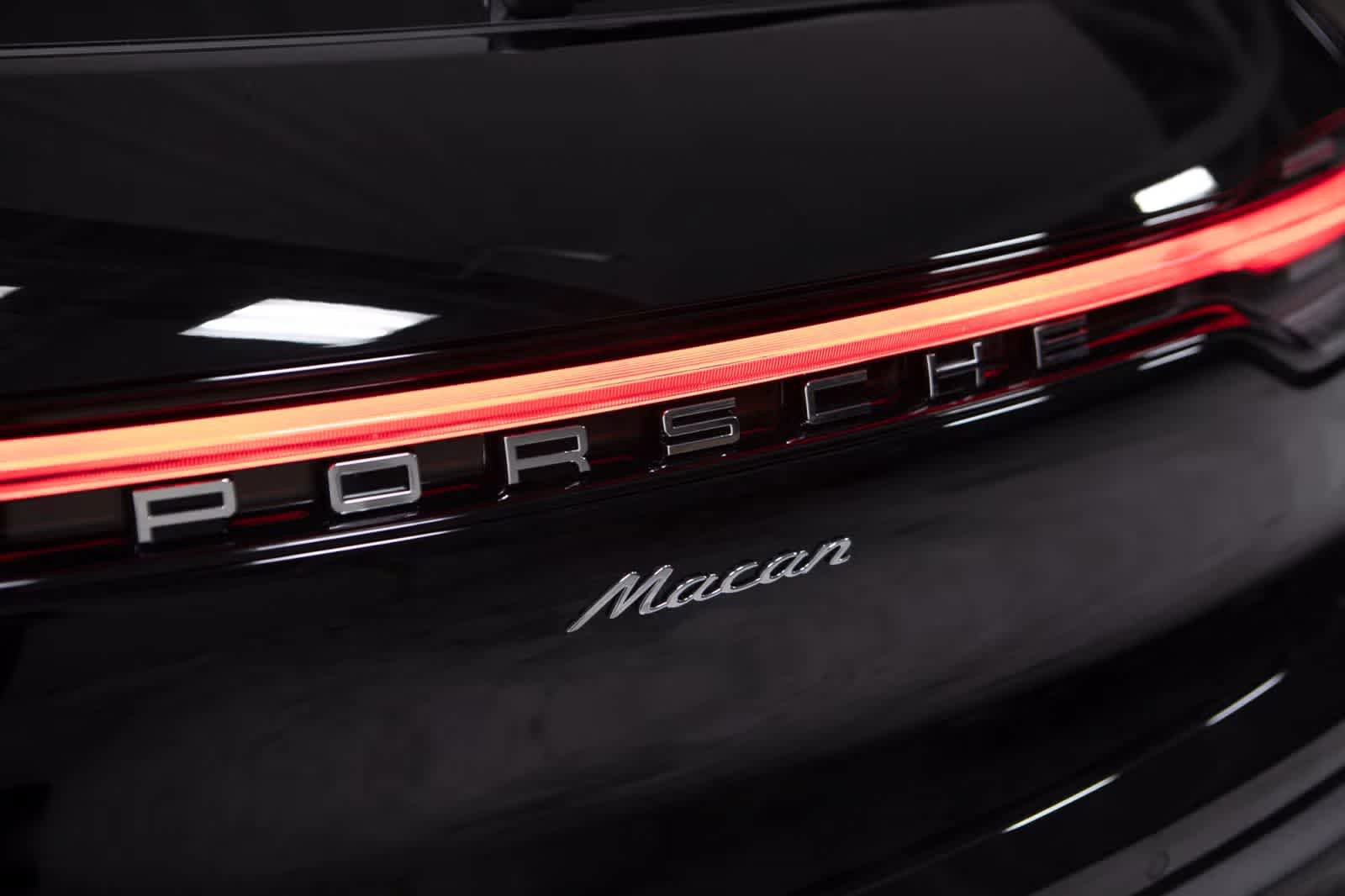 Certified 2026 Porsche Macan AWD/4WD image 19