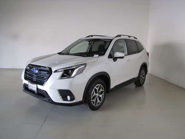 Used 2024 Subaru Forester Premium image 1