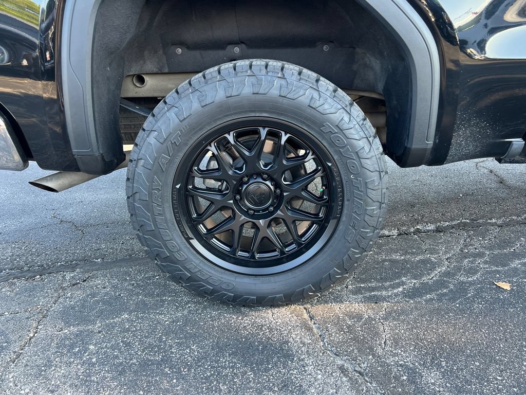 Used 2025 GMC Sierra 1500 SLT AWD/4WD image 6