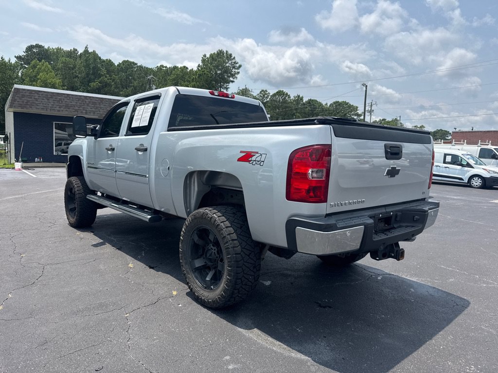 Used 2014 Chevrolet Silverado 2500 LT w/ Custom Sport Truck Package AWD/4WD image 3