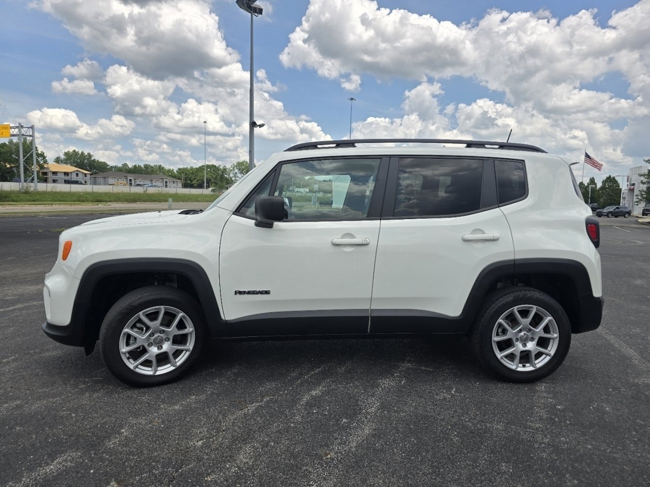 Used 2023 Jeep Renegade Latitude w/ Premium Group AWD/4WD image 13