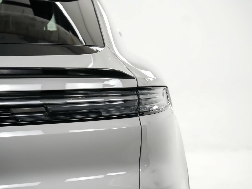 Used 2025 Porsche Cayenne Turbo AWD/4WD image 13