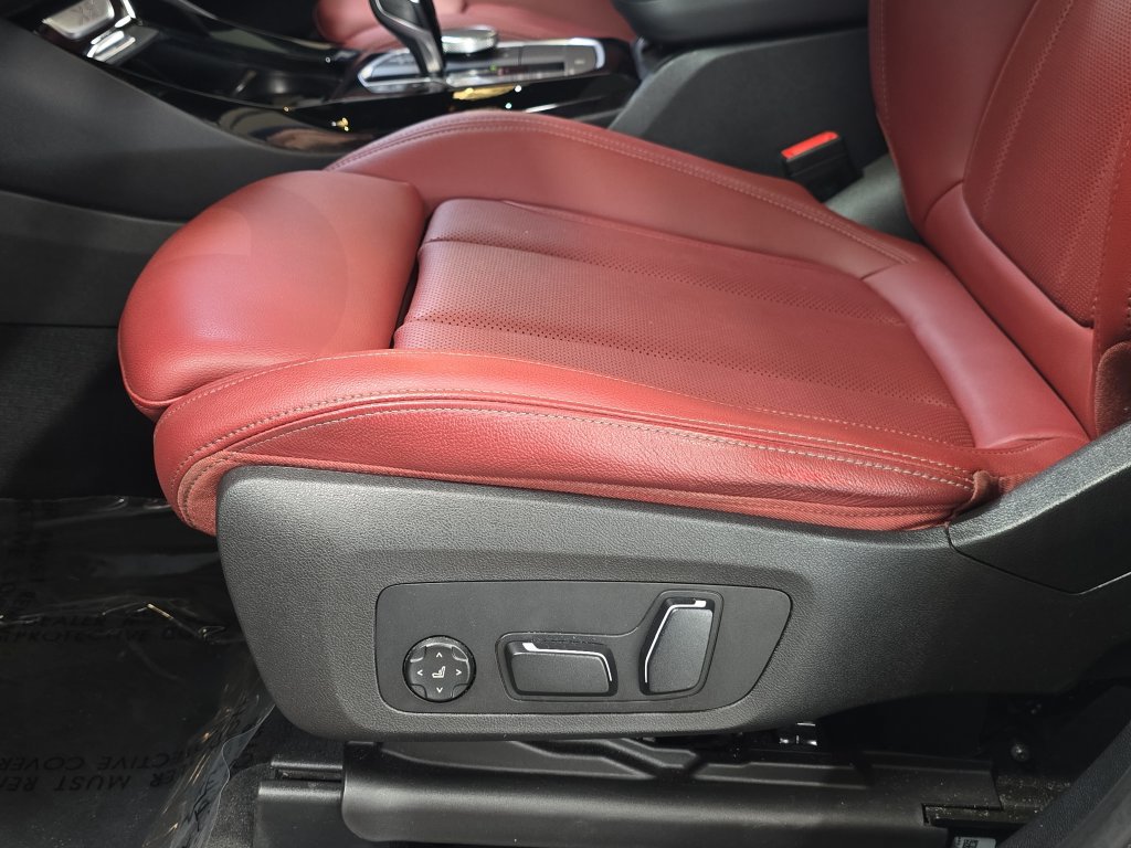 Certified 2024 BMW X3 sDrive30i w/ Premium Package RWD image 28