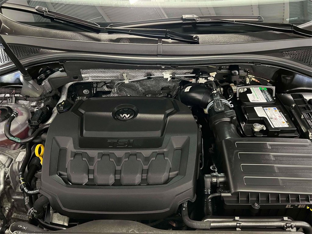 Used 2023 Volkswagen Tiguan SE R-Line image 39