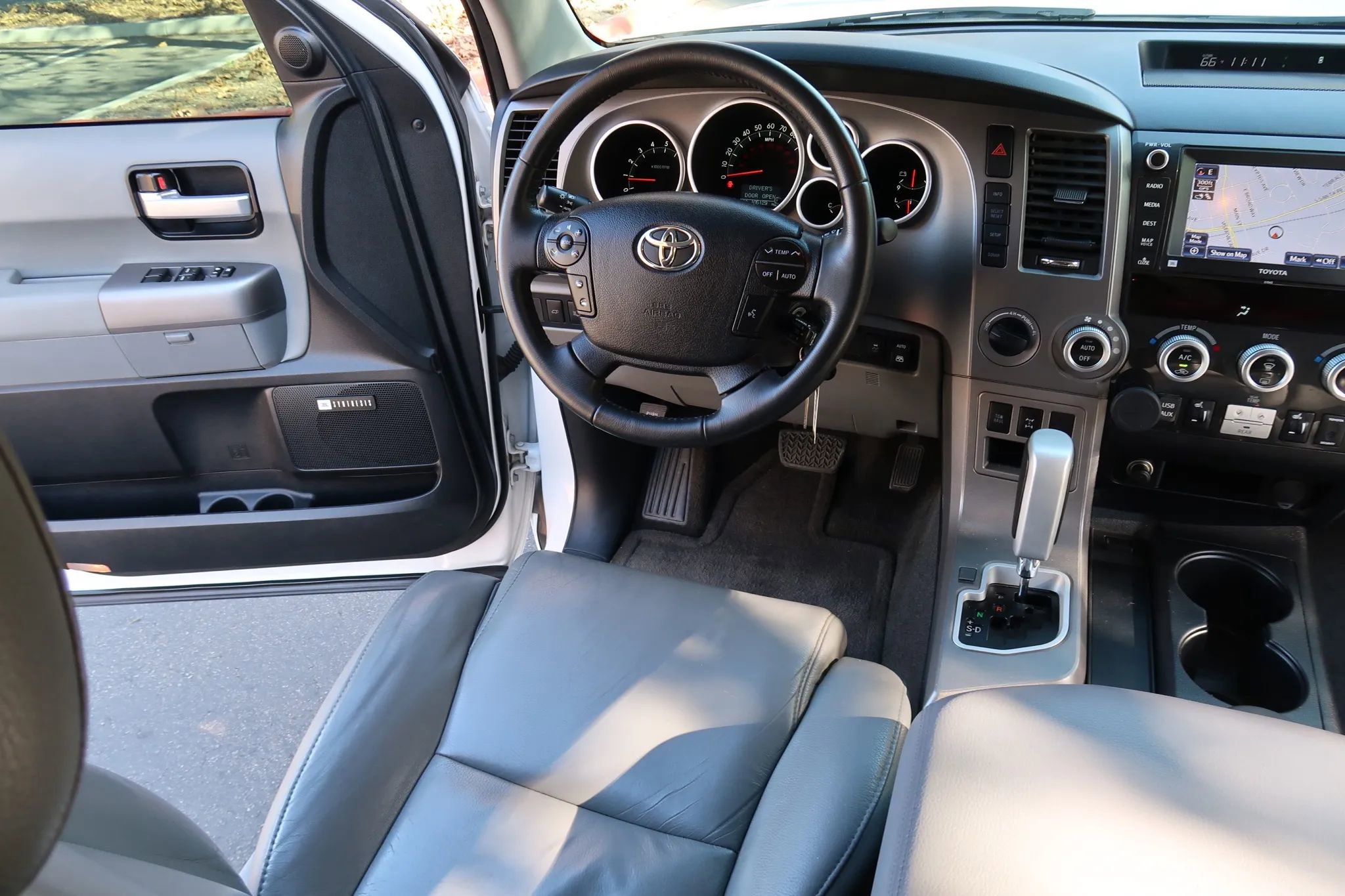 Used 2013 Toyota Sequoia Limited image 26