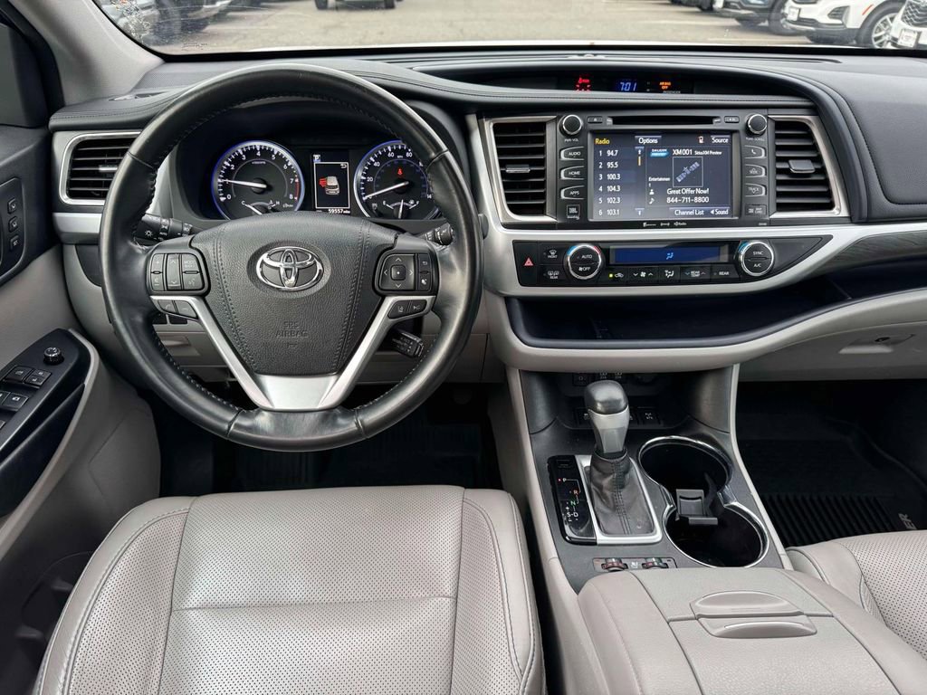 Used 2017 Toyota Highlander Limited AWD/4WD image 20