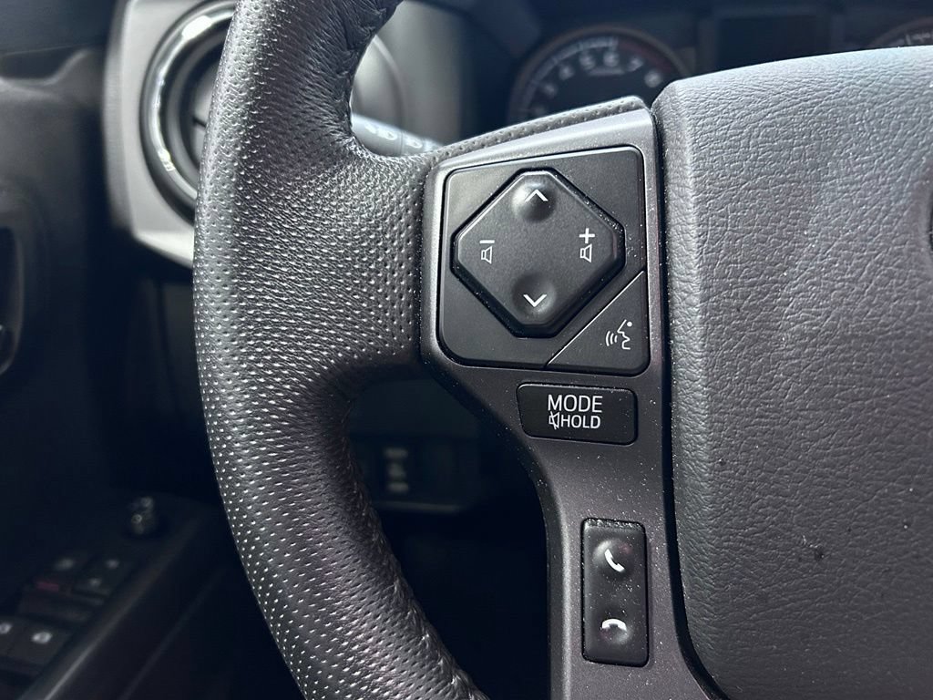Used 2023 Toyota Tacoma TRD Off-Road w/ Technology Package AWD/4WD image 10