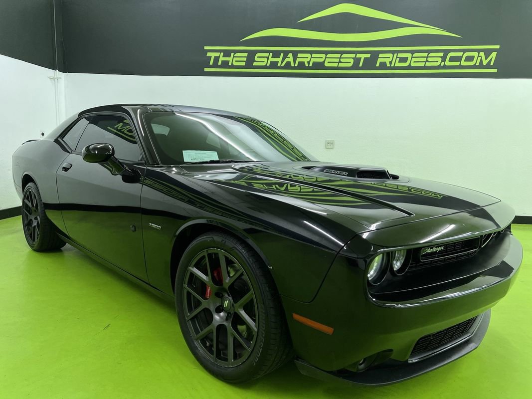 Used 2018 Dodge Challenger R/T RWD image 2